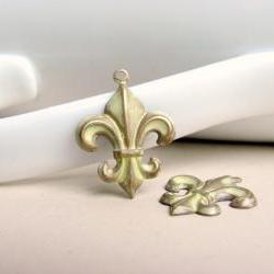Creamy Brass Fleur De Lis Charms French